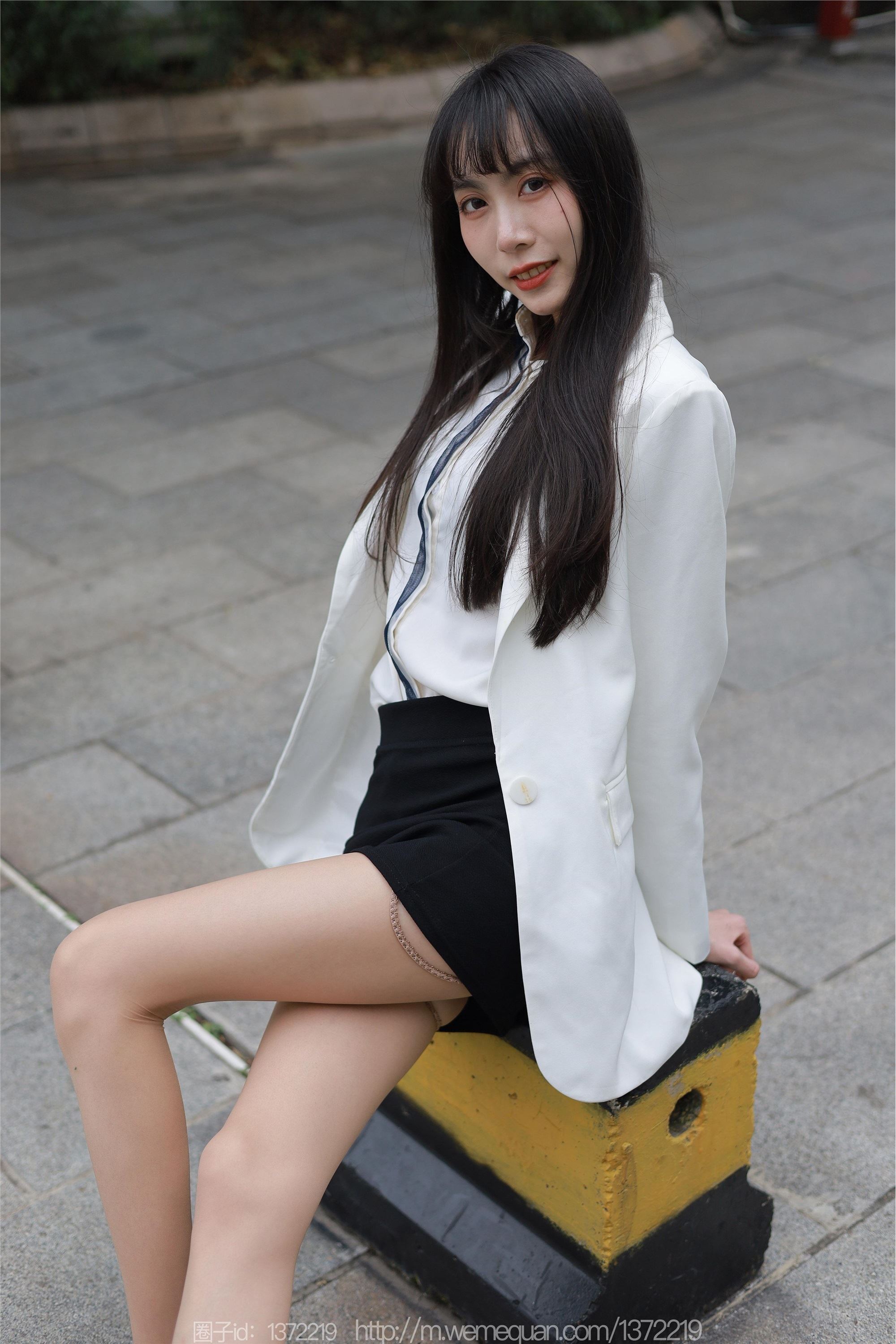 IESS异思趣向  2023.02.18 丝享家 1365 团团《街拍OL美女》